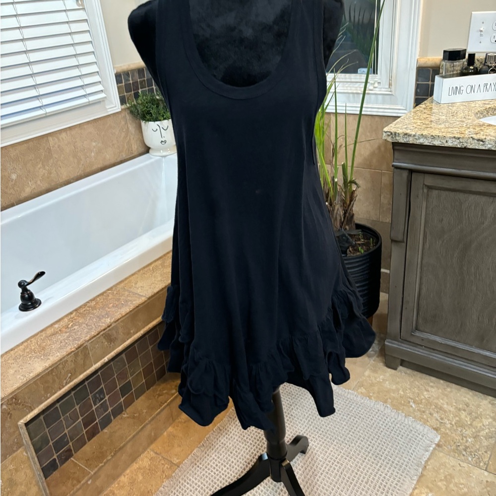 Blew Buttercup Elegant Black Sleeveless Top. Boutique find!